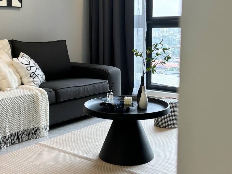 Agile Bukit Bintang Dark Grey Aesthetic Near Trx, Pavilion Appartement Kuala Lumpur
