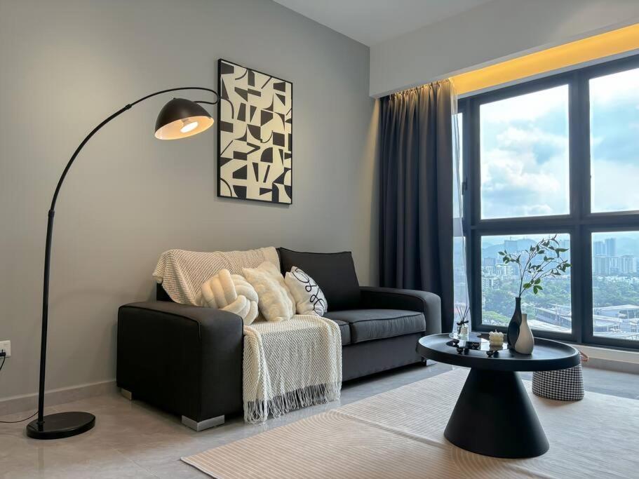 Agile Bukit Bintang Dark Grey Aesthetic Near Trx, Pavilion Appartement